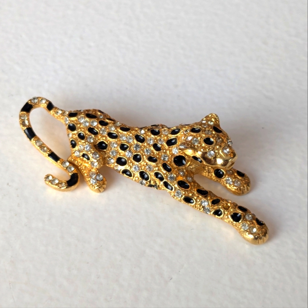 Elegant Gold and Black Leopard Brooch